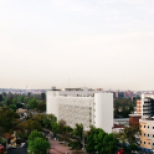Torre de Especialidades, na Cidade do México, com fachada revestida de dióxido de titânio, que absorve a poluição. O projeto é do escritório de arquitetura Elegant Embelishments, que fica em Berlim, na Alemanha